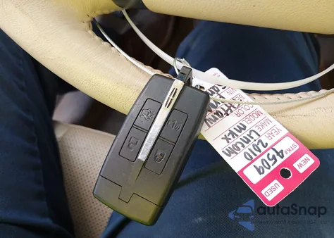 2010 Lincoln Mks z USA, uszkodzony, nr VIN 1LNHL9DR8AG602382